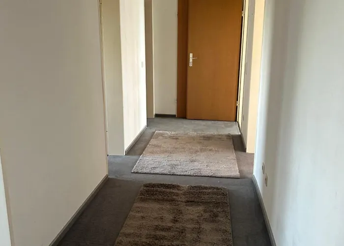 Schoene Monteur- Wohnung Mit Balkon Oder Terrasse