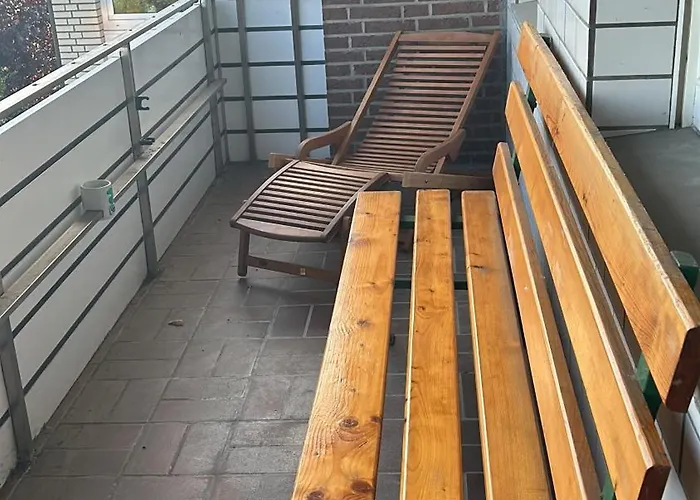 Schoene Monteur- Wohnung Mit Balkon Oder Terrasse