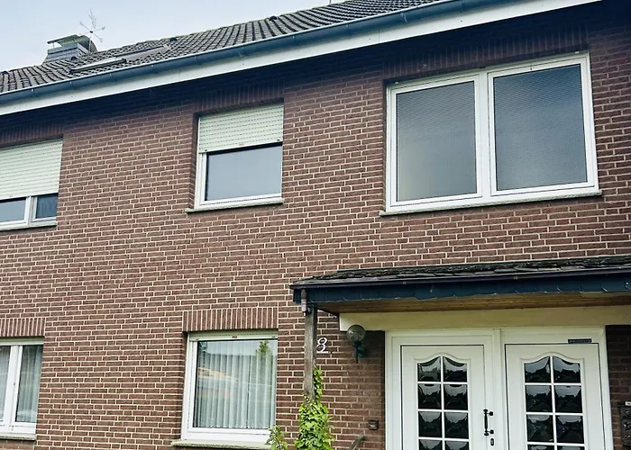 Schoene Monteur- Wohnung Mit Balkon Oder Terrasse